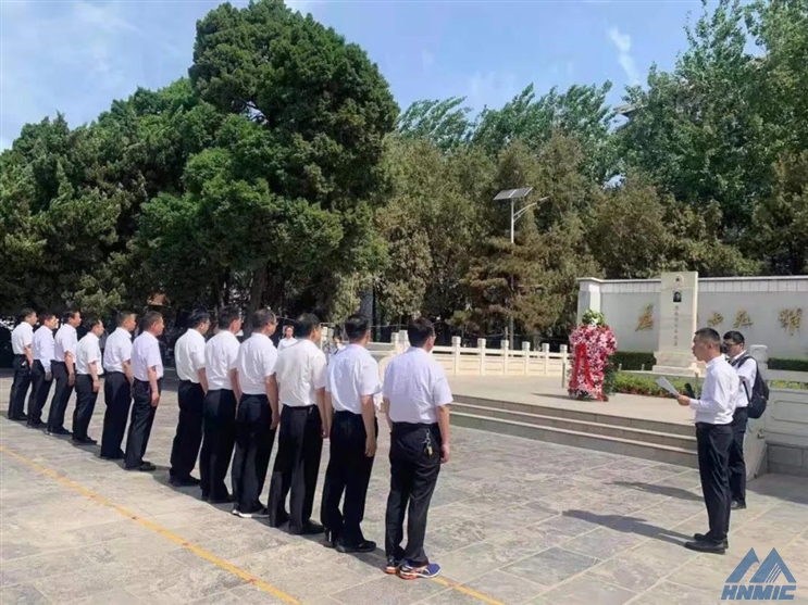 鄭煤機(jī)集團(tuán)領(lǐng)導(dǎo)班子赴蘭考學(xué)習(xí)焦裕祿精神